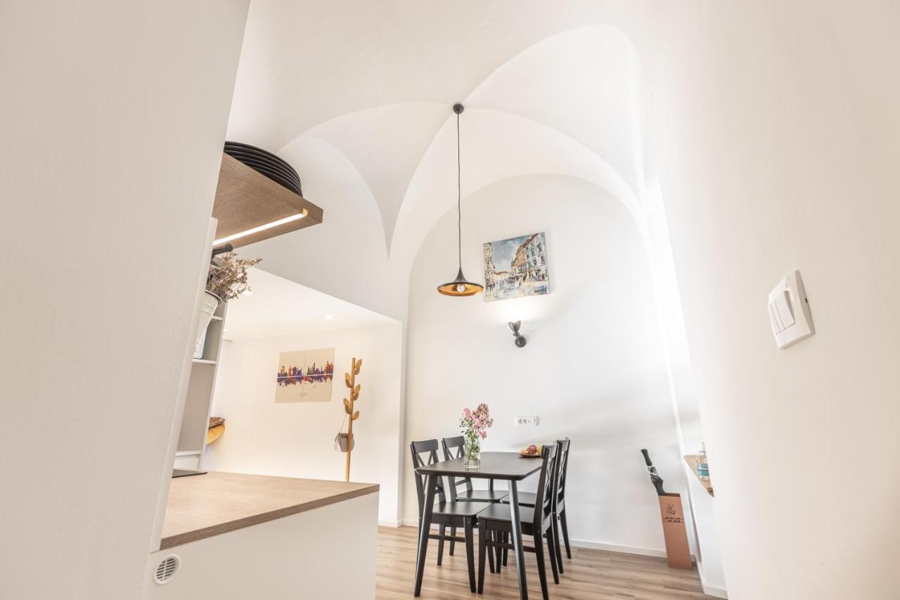 Old Quarter Residence リュブリャナ エクステリア 写真